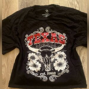 •Texas baby tee 
•Very cute just don’t wear it as much anymore